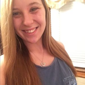 Meet your Posher, Ansley